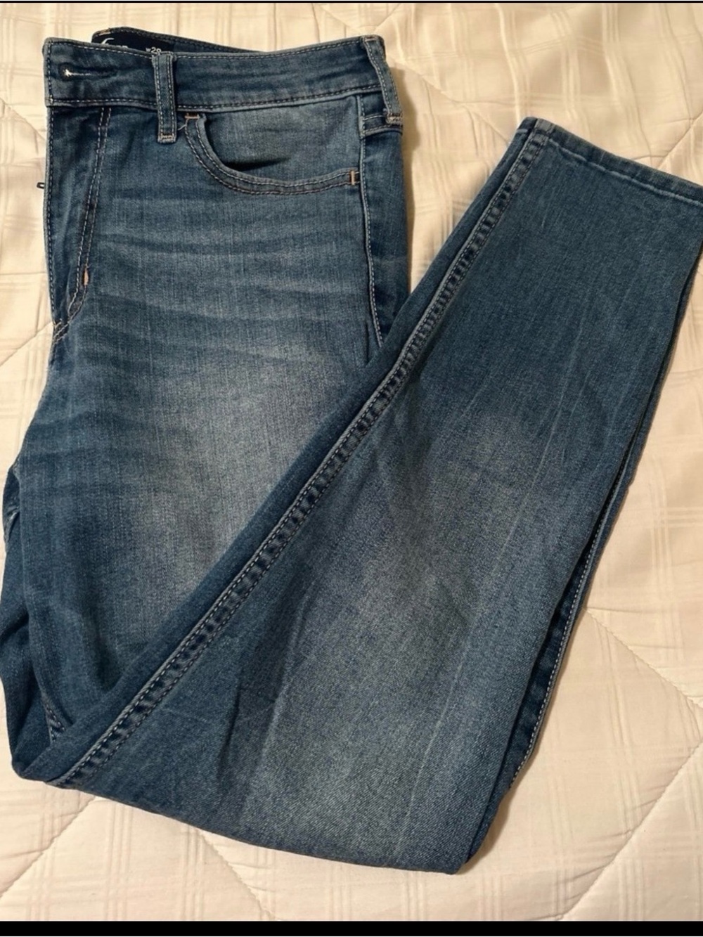 Hollister Women’s High Rise Crop Jeans